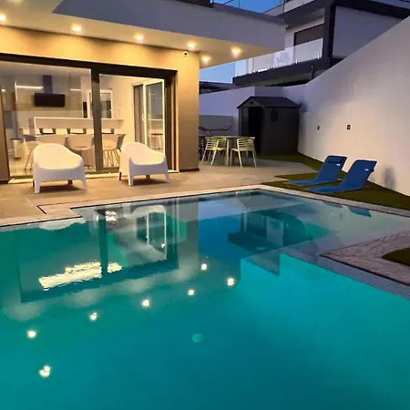 Luxury House With Pool And Near Lisbon